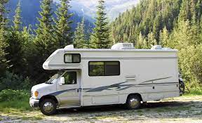 TOP 8 ADVANTAGES OF MOTORHOME RV OWNERSHIP